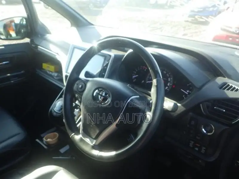 Toyota Esquire GI NON HYBRID 2021