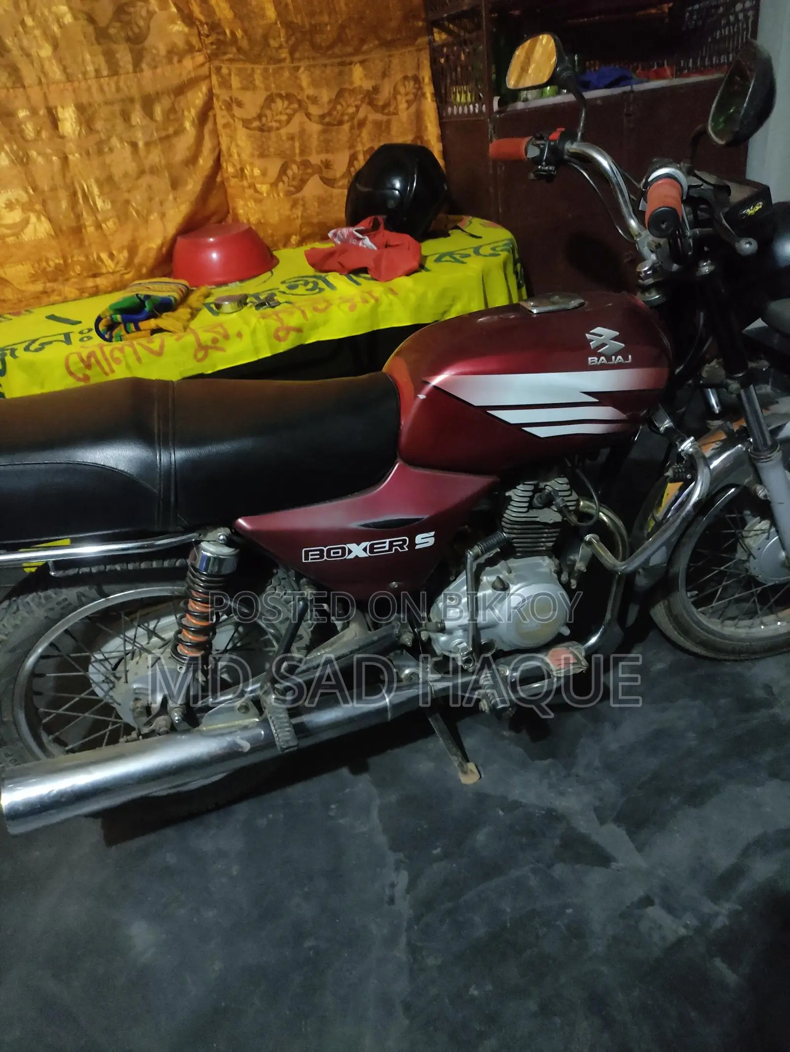 Bajaj Boxer . 2011