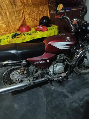 Bajaj Boxer . 2011