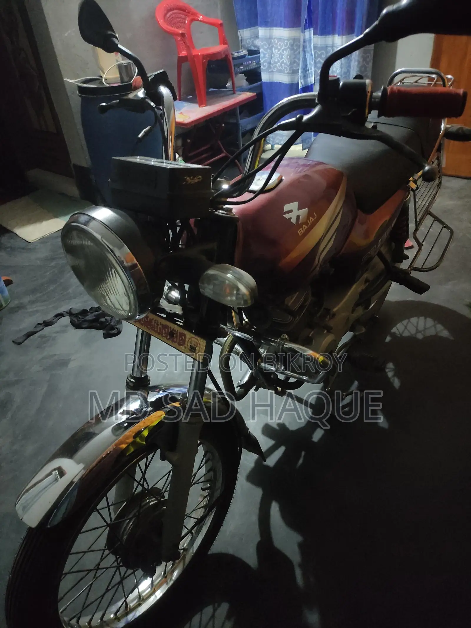 Bajaj Boxer . 2011