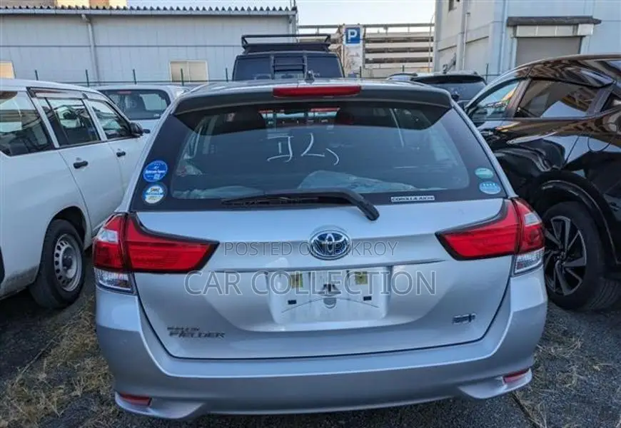 Toyota Fielder Ex 2020