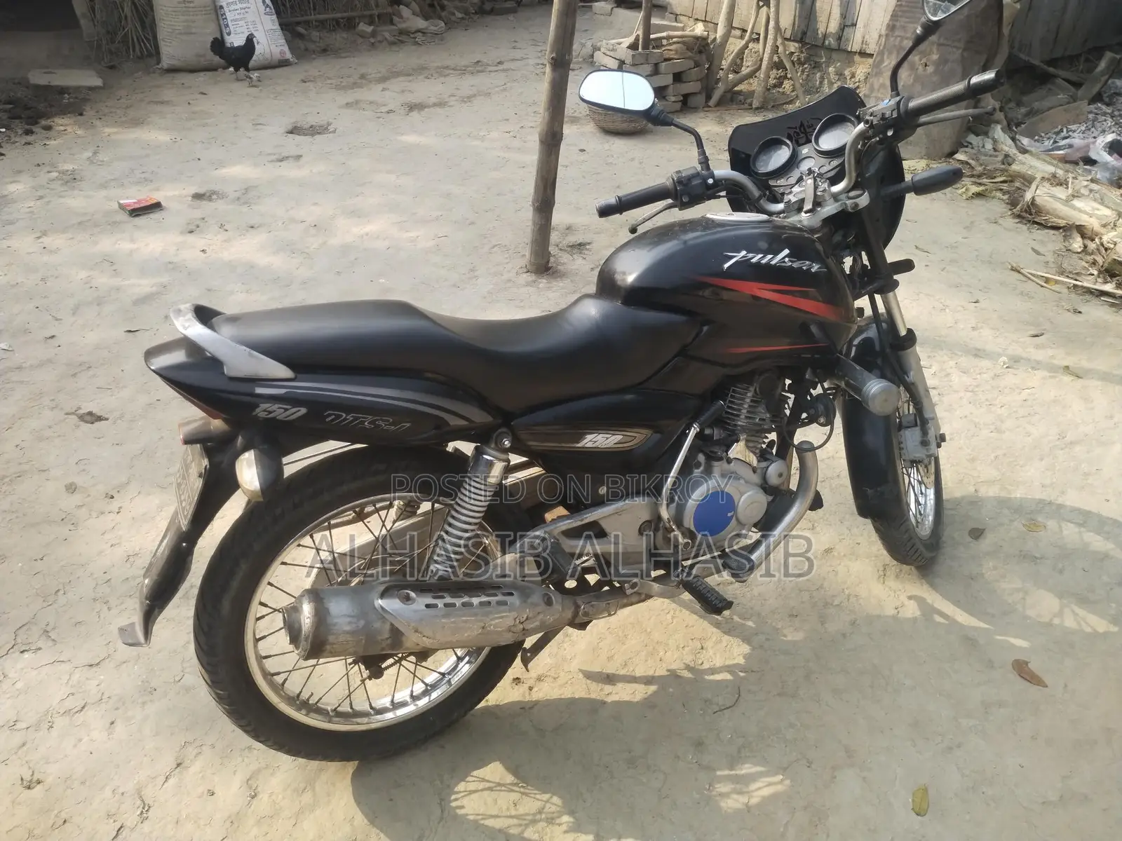 Bajaj Pulsar 150 . 2005