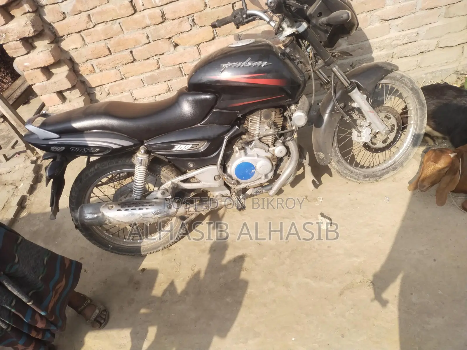 Bajaj Pulsar 150 . 2005