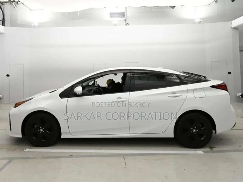 Toyota Prius S Touring Selection 2021