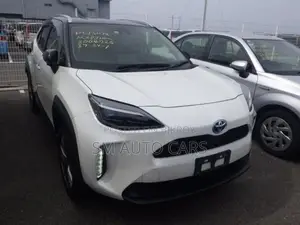 Toyota Yaris Cross Z Pearl & Black 2020