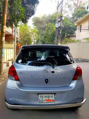 Toyota Vitz silver 2009