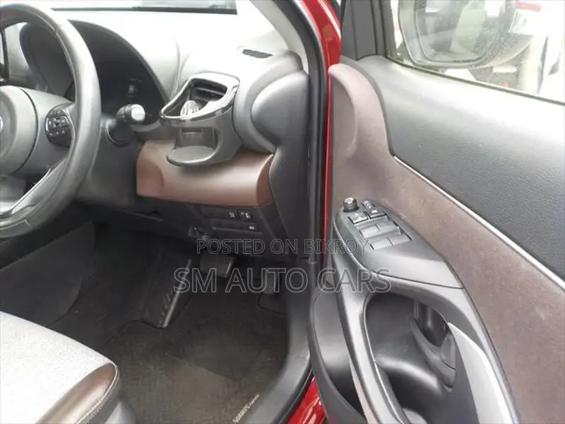 Toyota Yaris Cross Hybrid Z Red Wine 2021