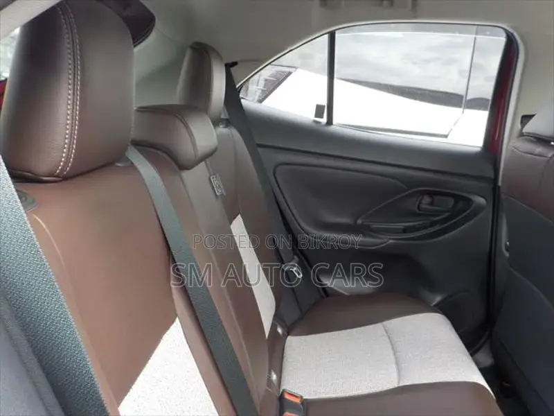 Toyota Yaris Cross Hybrid Z Red Wine 2021
