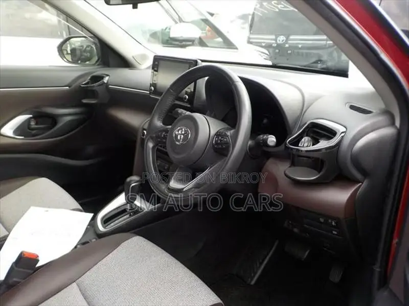 Toyota Yaris Cross Hybrid Z Red Wine 2021