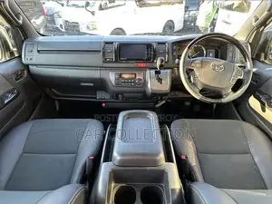 Toyota Hiace SUPER GL DARK PRIME 2022