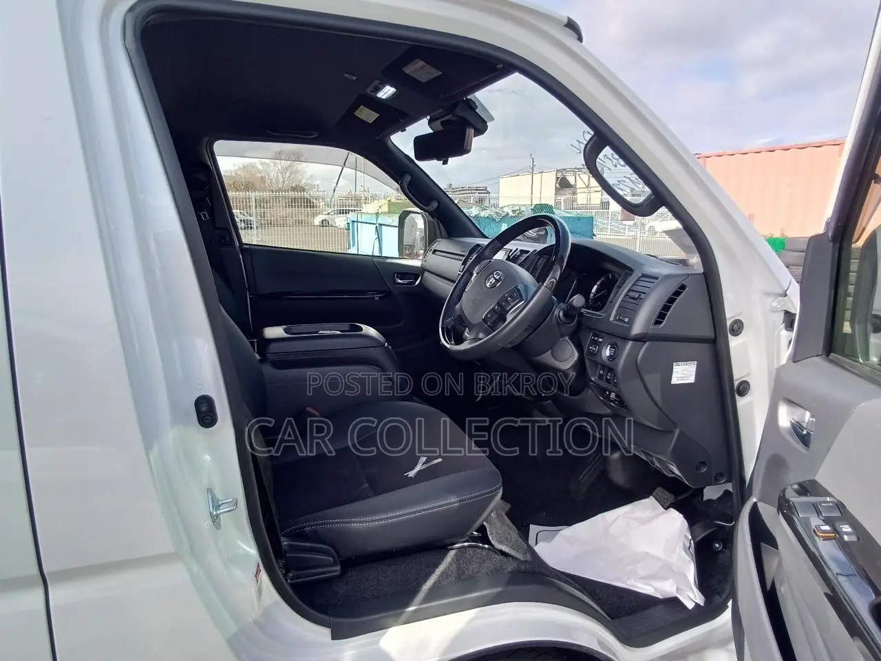 Toyota Hiace SUPER GL DARK PRIME 2022