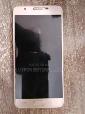 Samsung Galaxy J7 Prime . (Used)