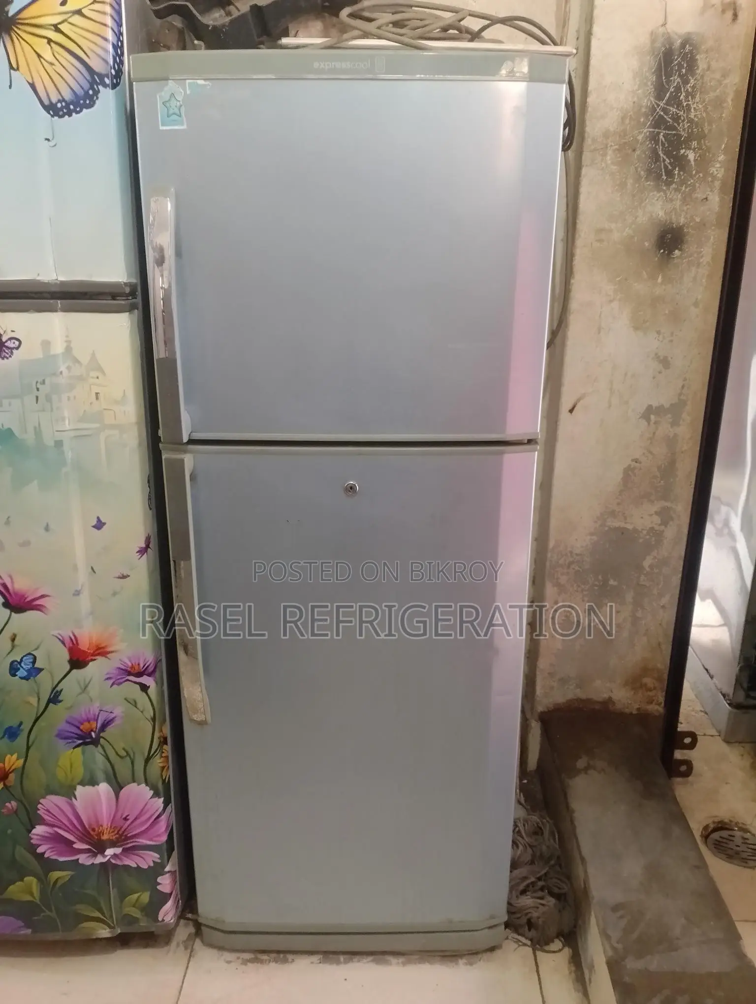12 Cubic Feet LG refrigerator for sale.