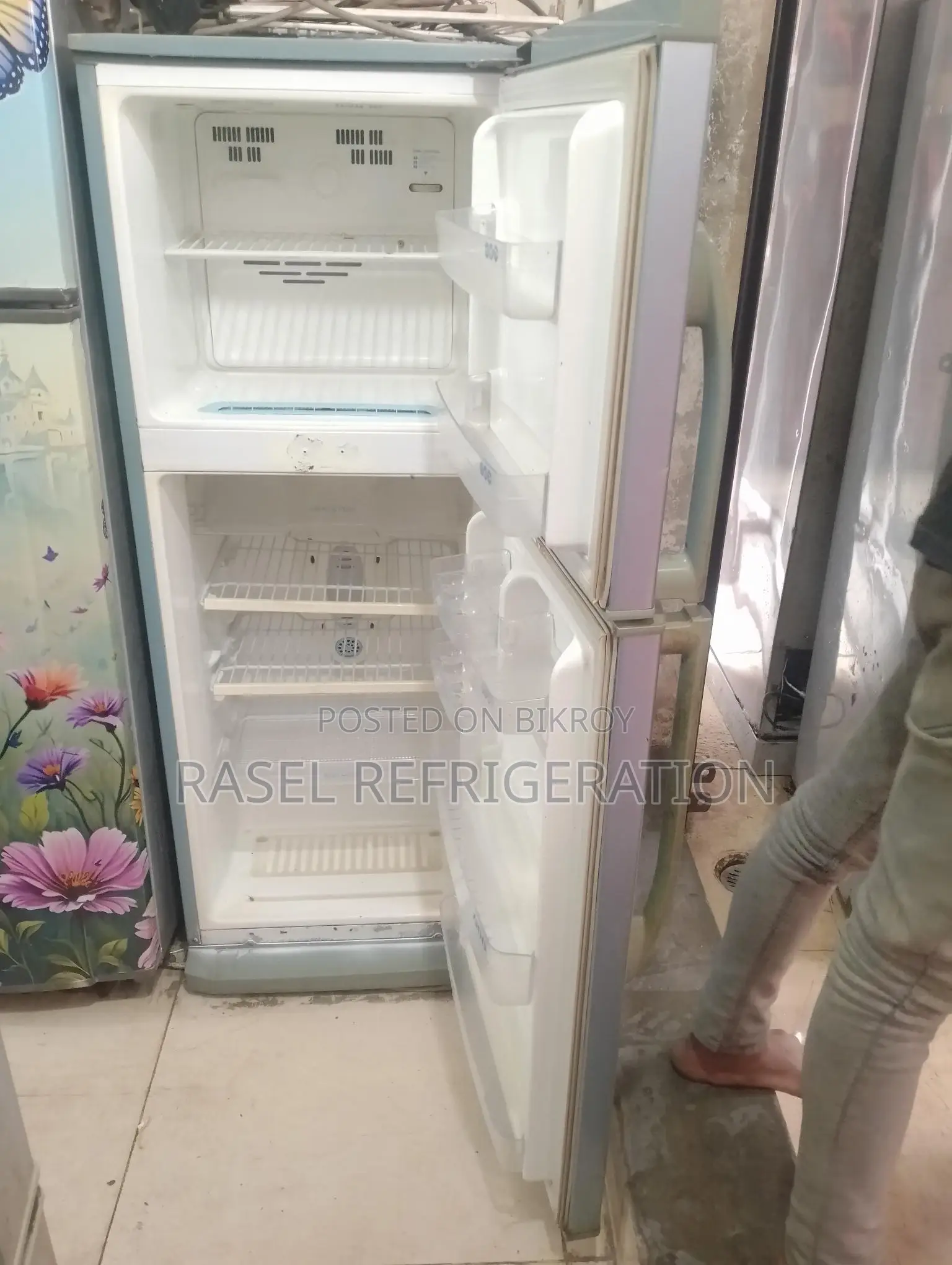 12 Cubic Feet LG refrigerator for sale.