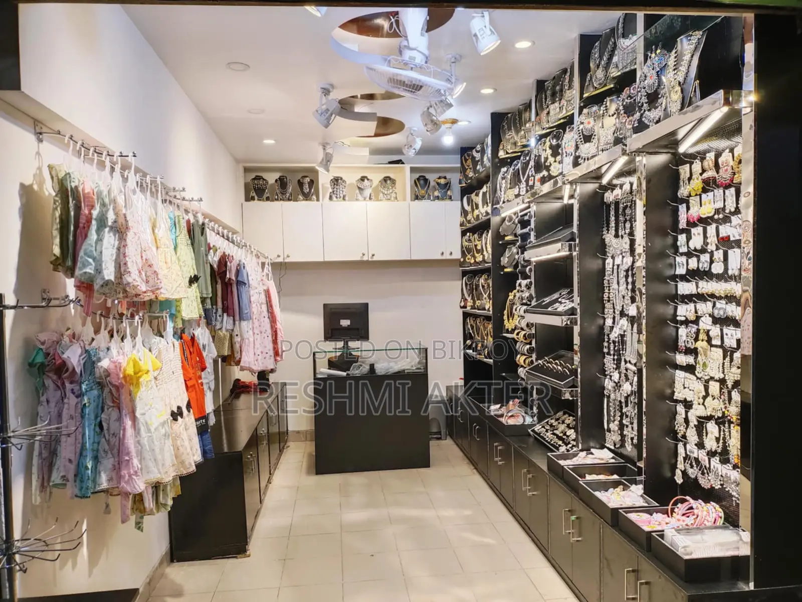 Shop for rent with all inventory