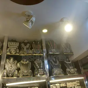 Shop for rent with all inventory