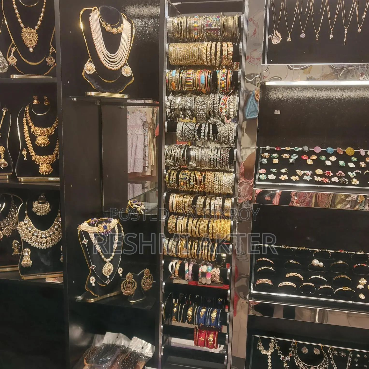 Shop for rent with all inventory