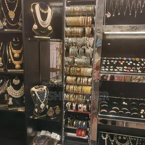 Shop for rent with all inventory