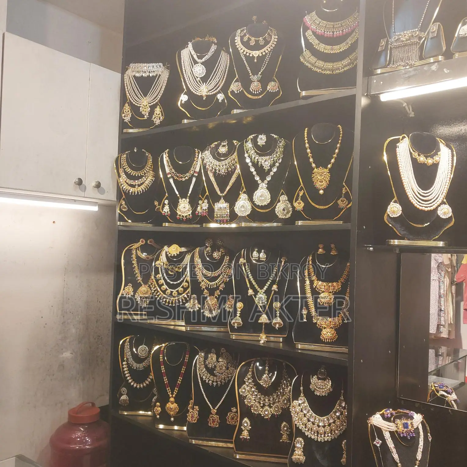Shop for rent with all inventory