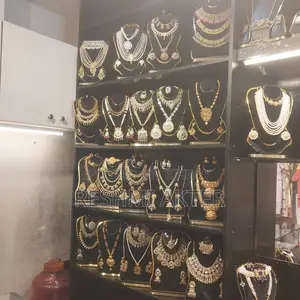Shop for rent with all inventory