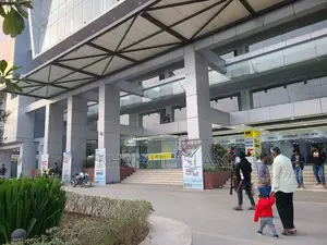 ইমার্জেন্সি মোবাইল দোকান বিক্রি করা হবে, অর্ধেক দামে