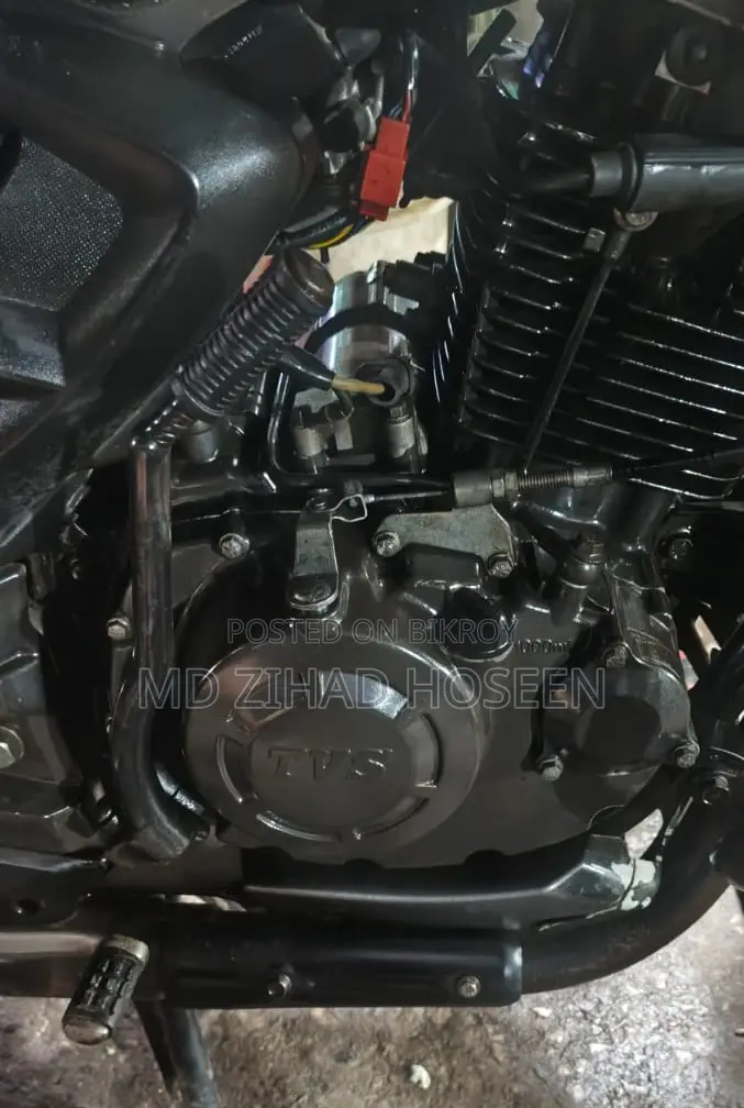 TVS APACHE RTR 150 . 2016