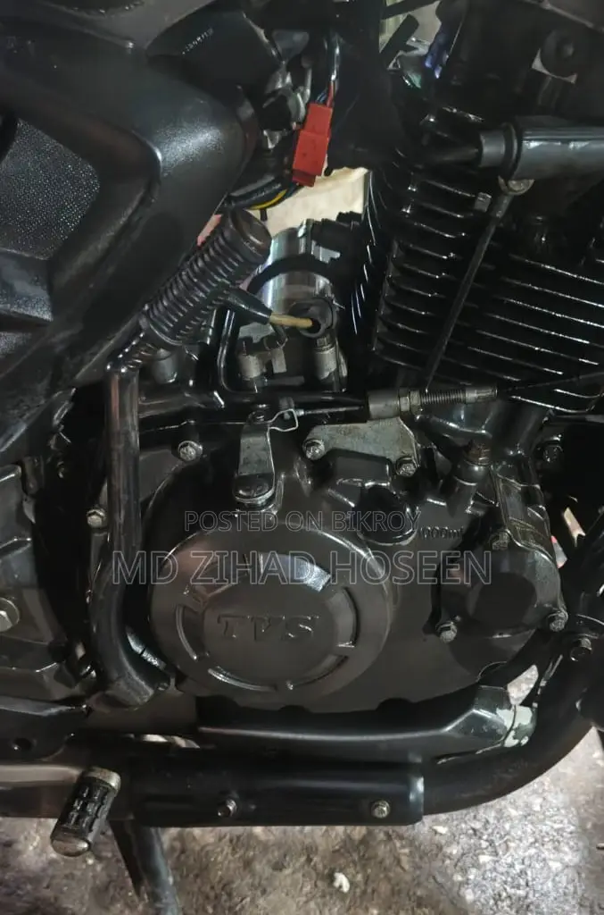 TVS APACHE RTR 150 . 2016