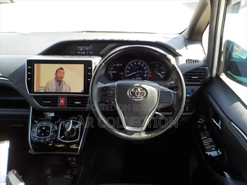 Toyota Esquire GI, CEILING MONITOR 2020