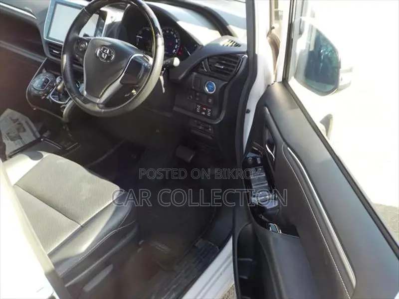 Toyota Esquire GI, CEILING MONITOR 2020