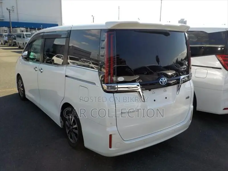 Toyota Esquire GI, CEILING MONITOR 2020