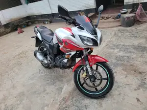 Yamaha Fazer v-2 2015