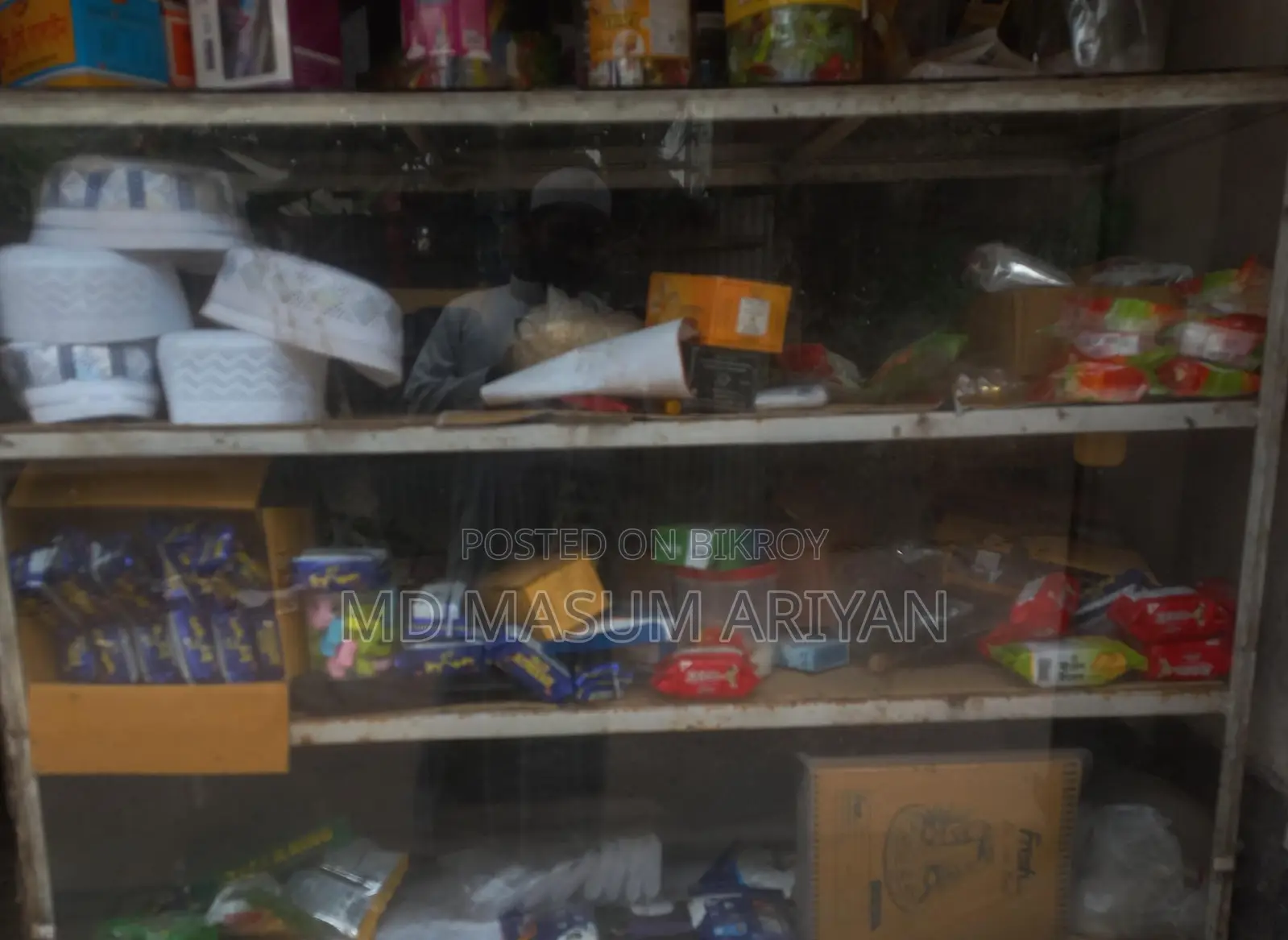 দোকানের সামনের রেক
