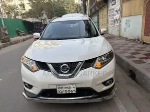 Nissan X-Trail . 2016