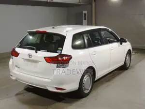টয়োটা করোলা ফিল্ডার ২০২০ সাদা