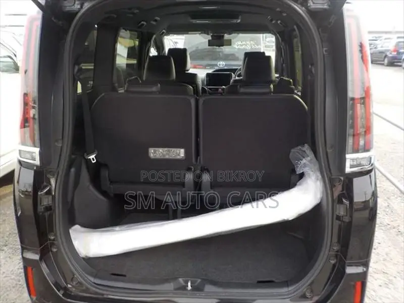 Toyota Esquire Non Hybrid Gi Black 2021