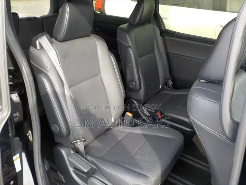 Toyota Esquire Non Hybrid Gi Black 2021