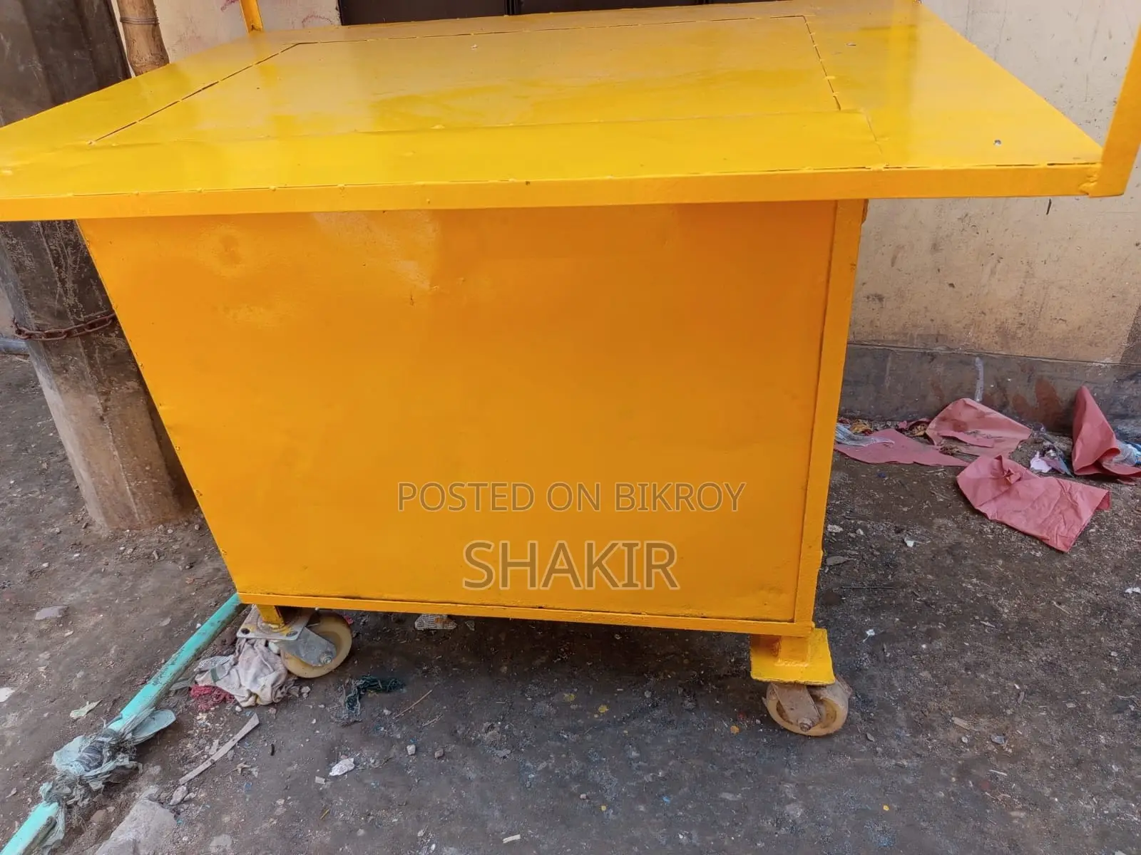 ফুডকোট গাড়ি
