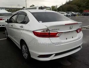 Honda Grace LX 2020