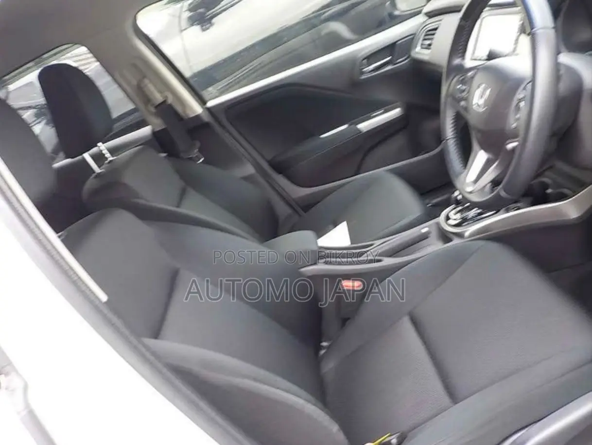 Honda Grace LX 2020