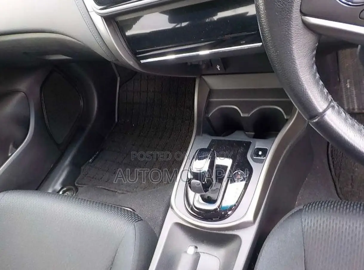Honda Grace LX 2020