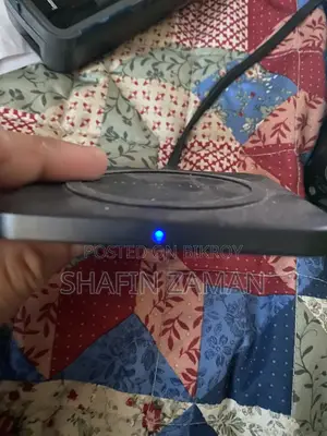 ইনসিগনিআ কিউ ওয়্যারলেস মোবাইল ফোন চার্জিং প্যাড