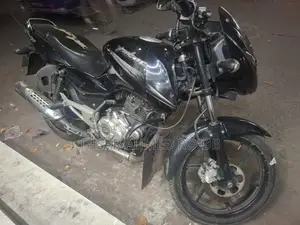Bajaj Pulsar 150 . 2016