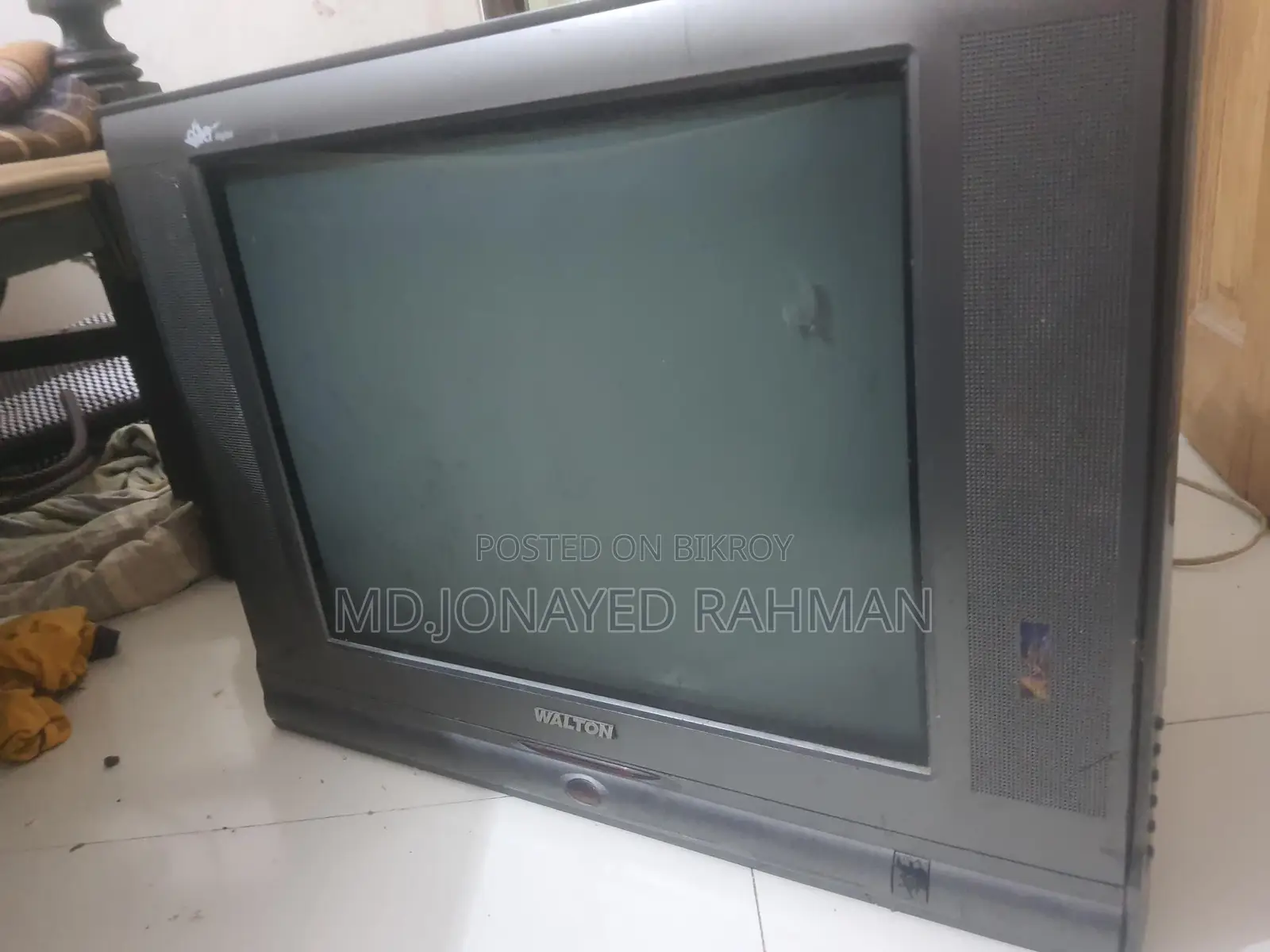 Walton Crt TV 21" Black Body. Lcd Display.