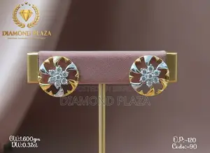 Diamond Top's Earring