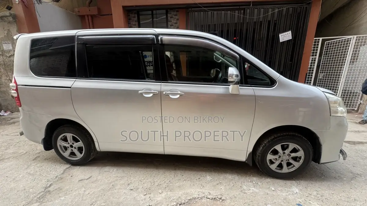 Rent-a-car for Eid Holidays: 7-Seater X Noah Car