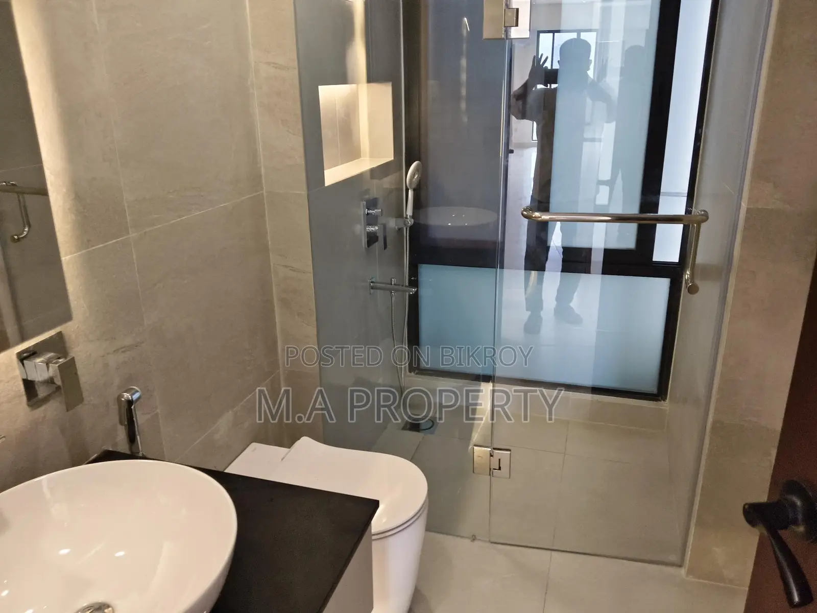 LUXURY DECORATED 3-BEDROOM GYM+SWIMMING APARTMENT RENT