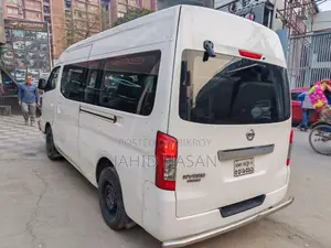 Nissan Urvan 2014