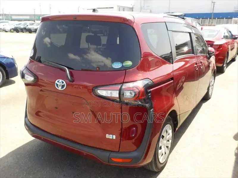 Toyota Sienta Hybrid G Red Wine 2020