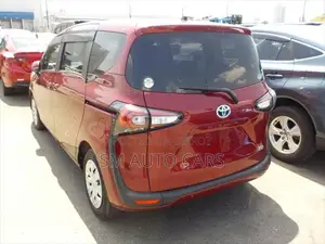 Toyota Sienta Hybrid G Red Wine 2020