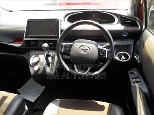 Toyota Sienta Hybrid G Red Wine 2020
